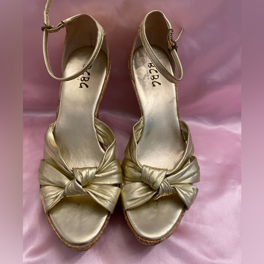 BCBG PARIS Size 7.5 Platform Gold Tone Leather with Cork Platform Heels Sandals